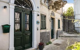 Fotiadis Family Luxury Suites By Konnect
